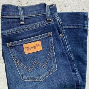 Wrangler - Exaggerated Boot - High Rise Jeans